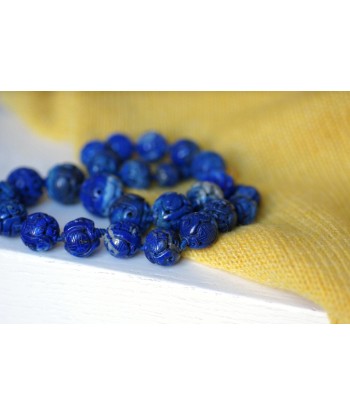 Collier perles de lapis lazuli sculptées la colonne vertébrale