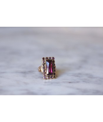 Bague rectangulaire or rose et grenats Dans la société mordern