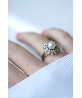 Bague fleur vintage or blanc, perle, et diamants pas cheres