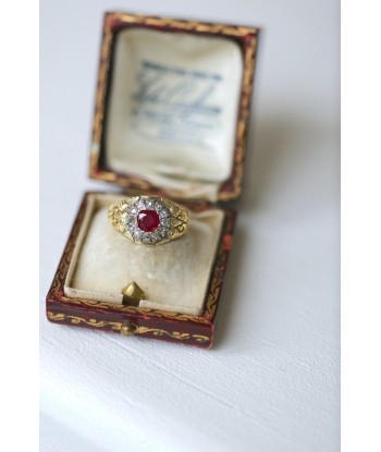 Bague ancienne rubis Birman entourage diamants en linge