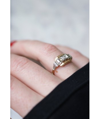 Bague Art Deco trois ors et diamant de la marque