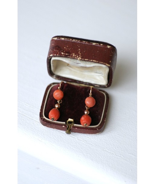 Boucles d'oreilles dormeuses or et corail soldes