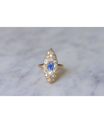 Bague marquise Victorienne saphir entourage diamants sur or rose Toutes les collections ici