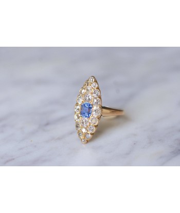 Bague marquise Victorienne saphir entourage diamants sur or rose Toutes les collections ici