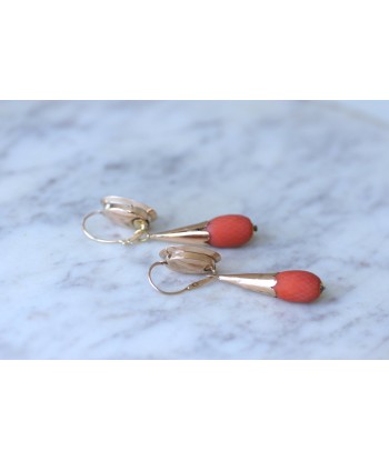 Boucles d'oreilles gouttes anciennes corail est présent 