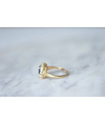 Bague marguerite saphir entourage diamants chez Cornerstreet bien 