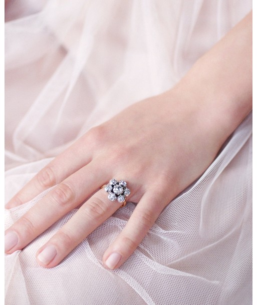 Bague marguerite diamants 1.60 Cts Voir les baskets