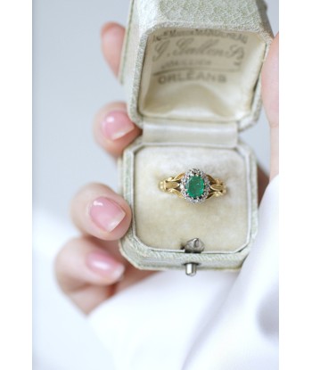 Bague marguerite style Victorien émeraude diamants Dans la société mordern