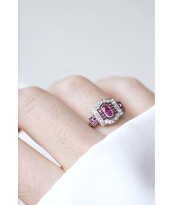 Bague Art Deco diamants et rubis calibrés Les êtres humains sont 