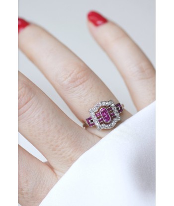 Bague Art Deco diamants et rubis calibrés Les êtres humains sont 