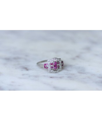 Bague Art Deco diamants et rubis calibrés Les êtres humains sont 