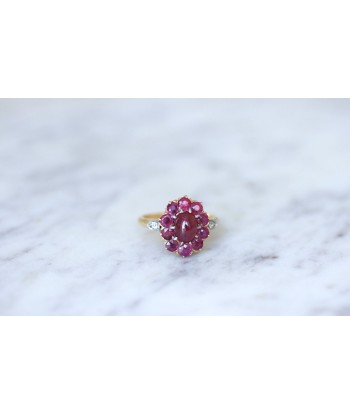 Bague marguerite rubis cabochon et diamants d'Europe débarque